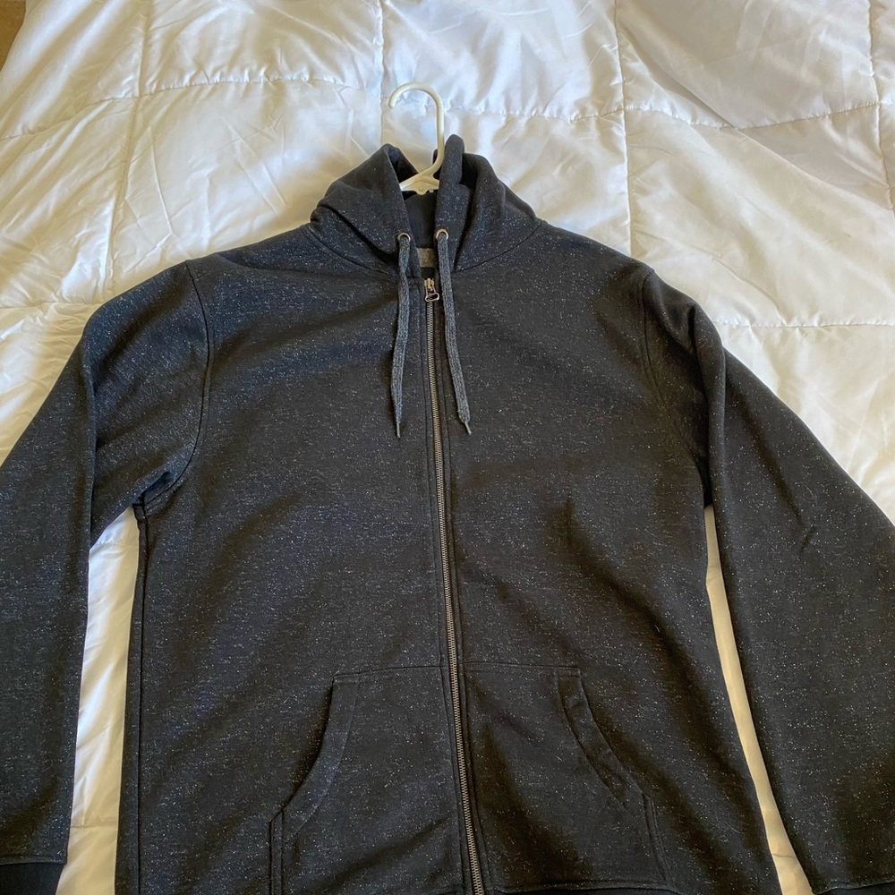 men’s black zip up hoodie